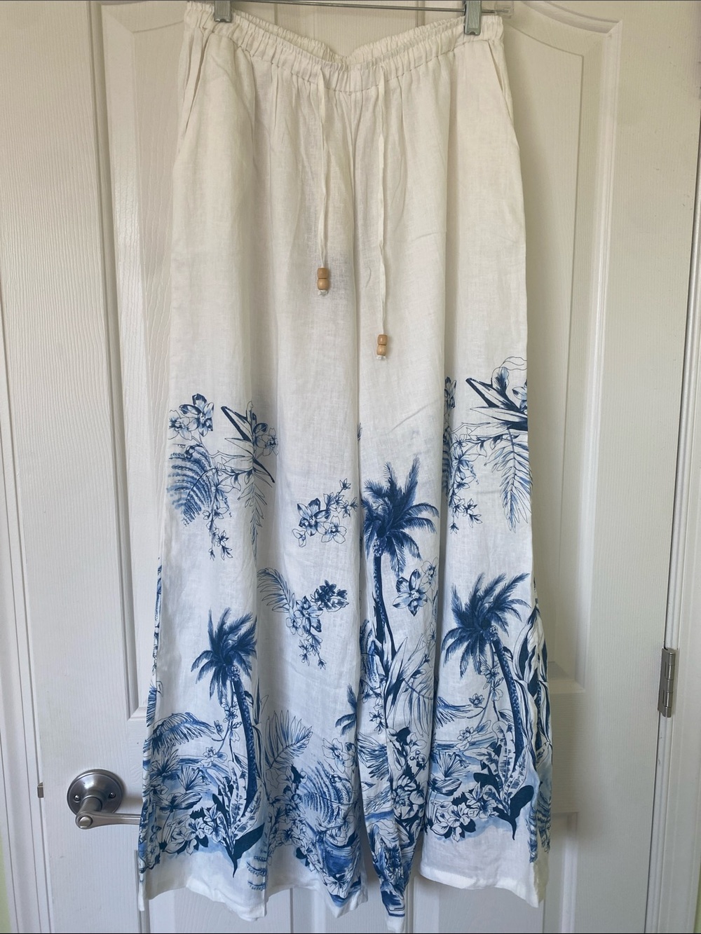 Panama Jack White Palazzo pants with Blue Tropical Border Print